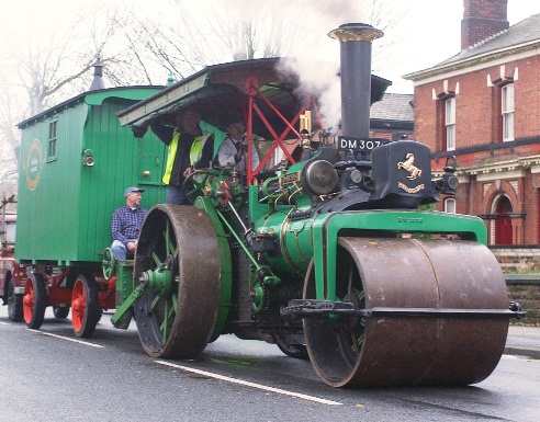 Fred Dibnah's favourite steamroller stars at vintage vehicle event | The  Bolton News